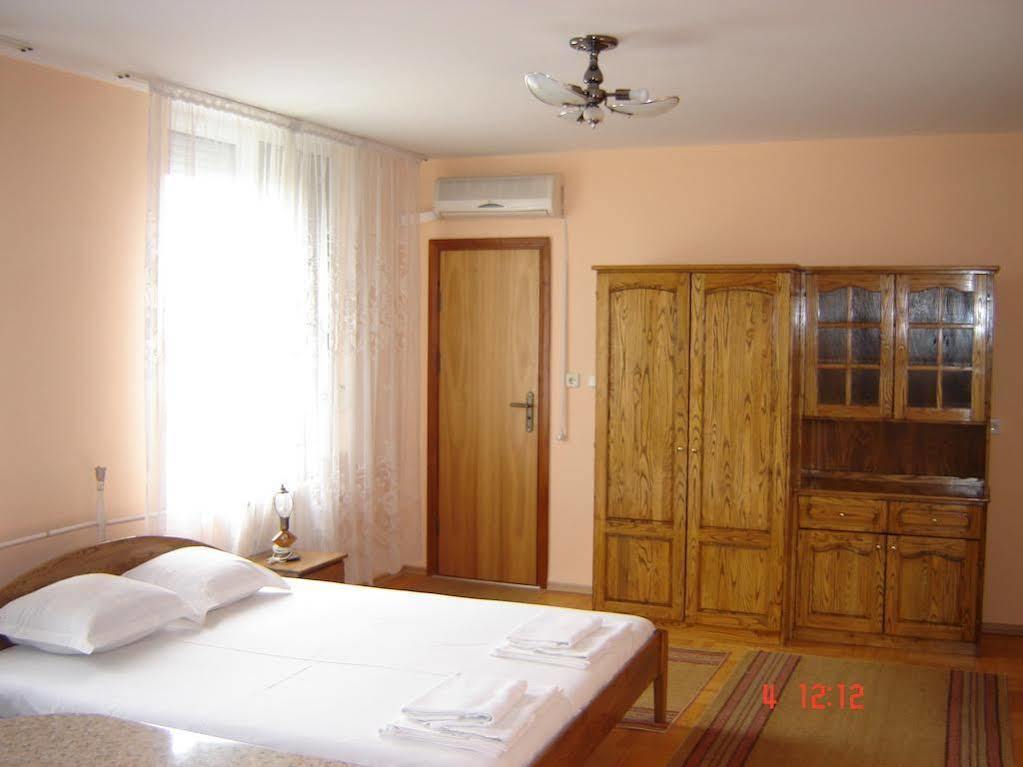 Kanclera Hotel Kaspichan Εξωτερικό φωτογραφία