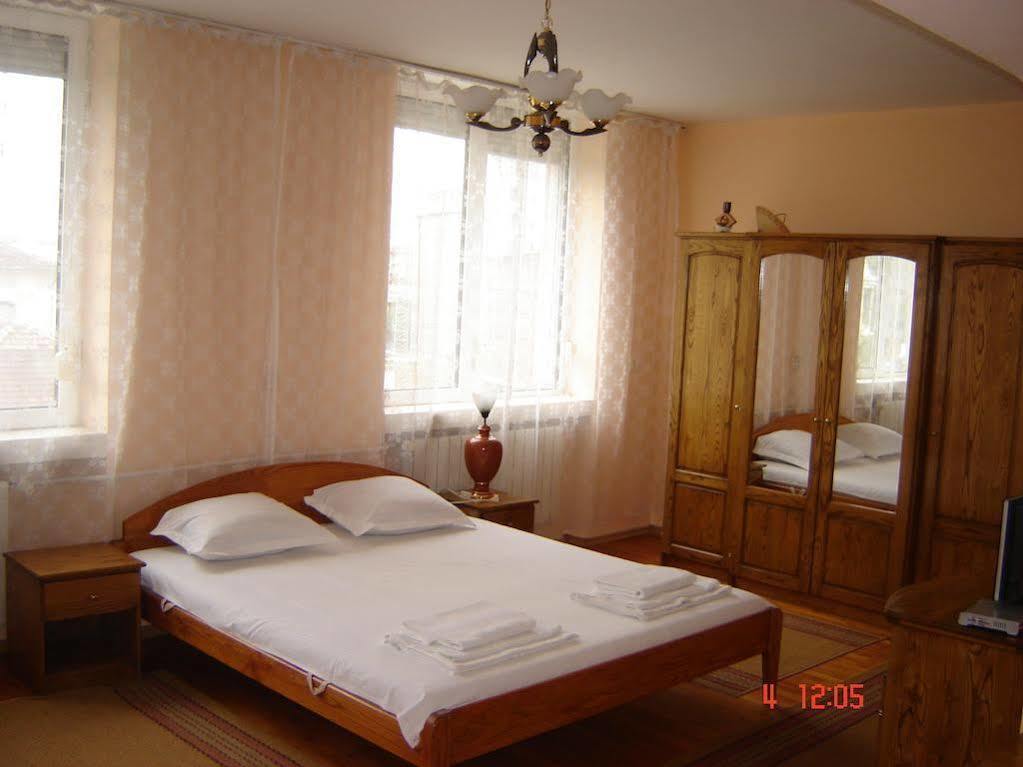 Kanclera Hotel Kaspichan Εξωτερικό φωτογραφία